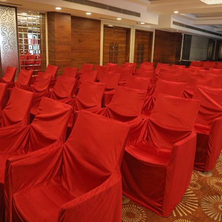 Rang Lords Inn Bharuch Екстериор снимка