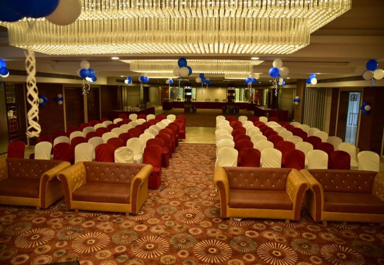 Rang Lords Inn Bharuch Екстериор снимка
